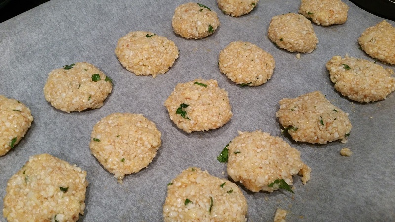 Bloemkoolnuggets - bloemkoolkoekjes uit de oven met kaas