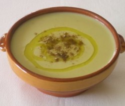 Bissara-soep van groene spliterwten