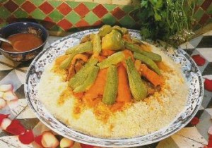 Cous-cous met uiene en rozijnen