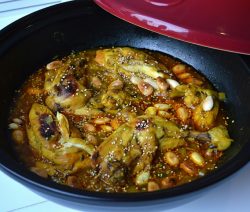 Heerlijke Marokkaanse Kiptajine met honing en amandelen