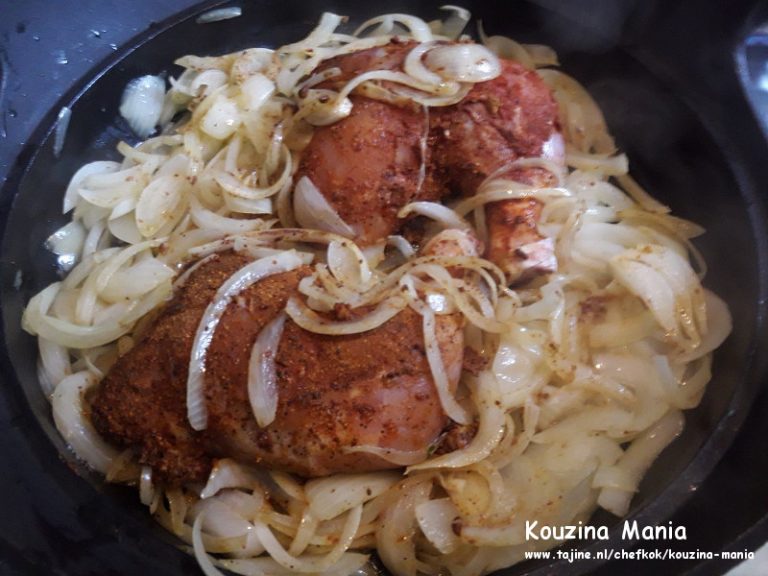 Tajine van zoete kip met uien en rozijnen Recept Tajine.NL