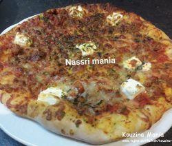 Pizza tonijn en mozzarella