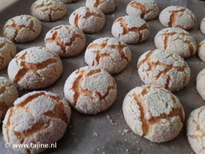 Harchakoekjes in de vorm van ghribia