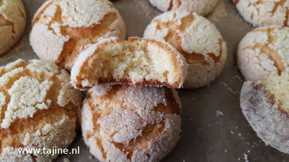 Harchakoekjes in de vorm van ghribia binnen kant